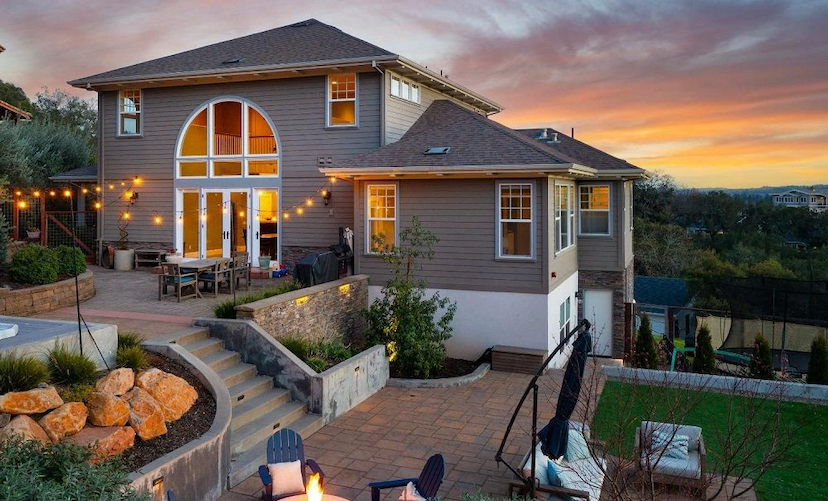 Spacious Entertainer’s Home With Big Views