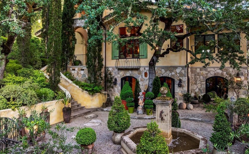 Private Luxury Above The Vineyards