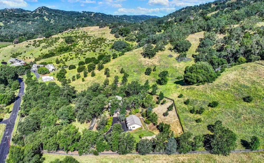 30 Oak Springs Dr