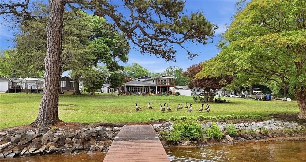 The Best Of Lake Bowen Living