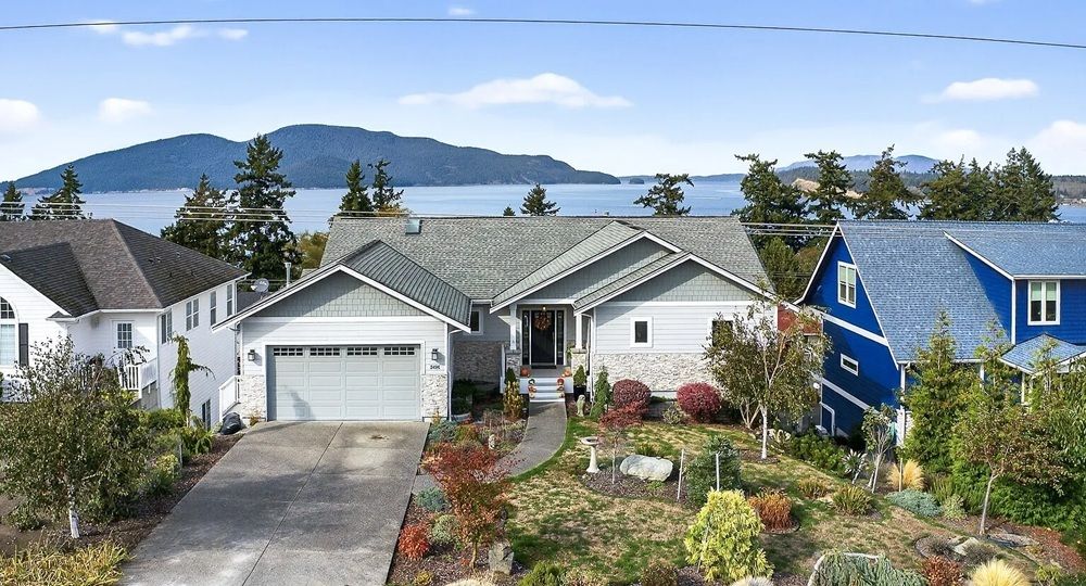 Panoramic Views Of The Salish Sea