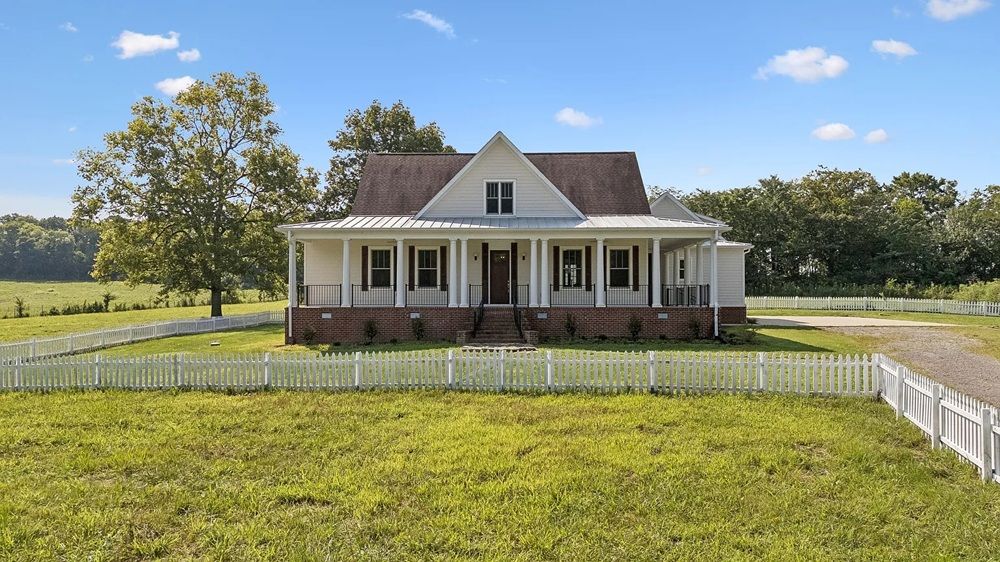 1143 Hilton Ln