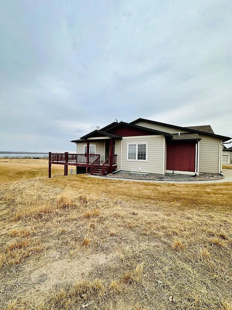 808 Golden Ct