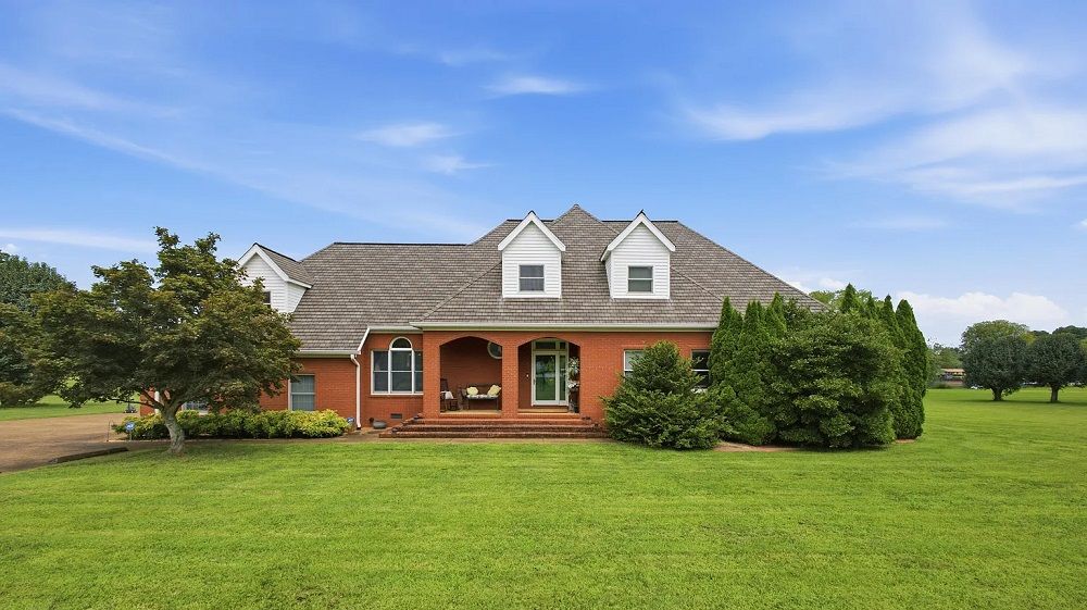 Custom Lakefront Estate