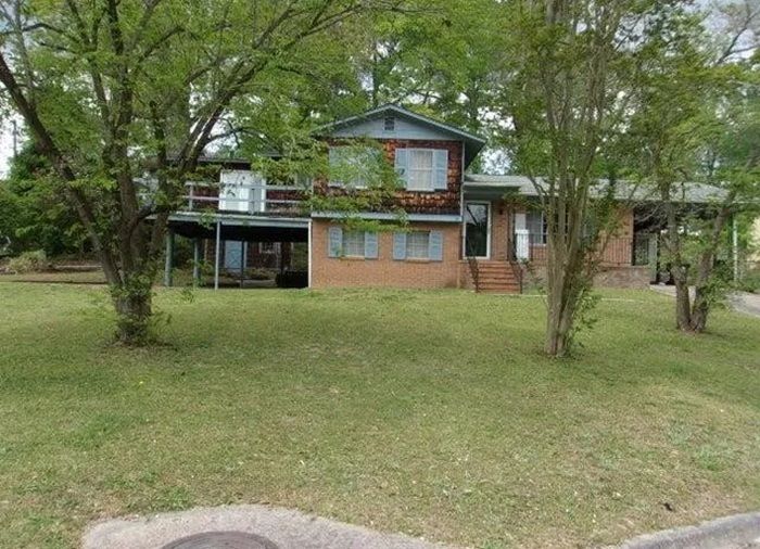 3611 Kentwood Drive