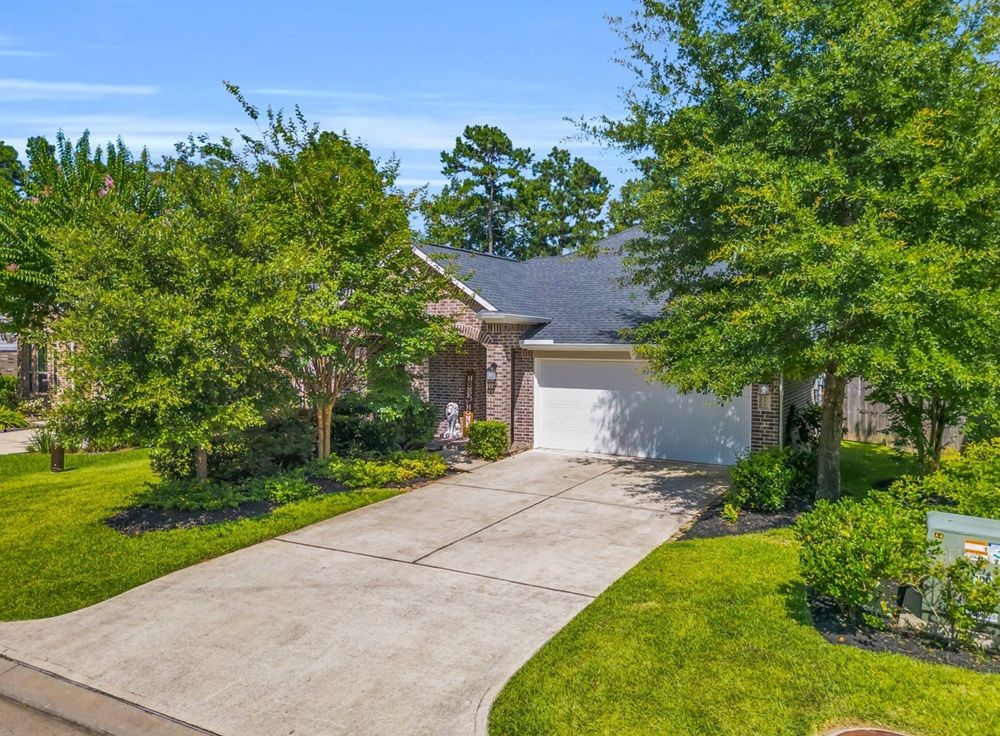 222 Elianne Lace Ct