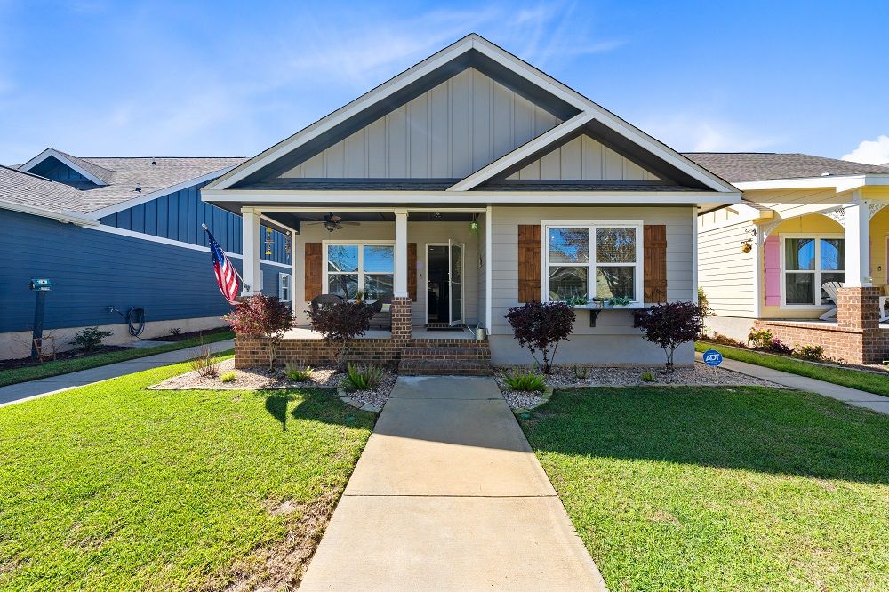 1221 Primrose Ln