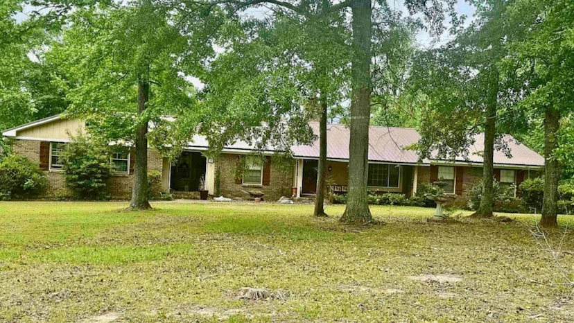 701 Forest Dr