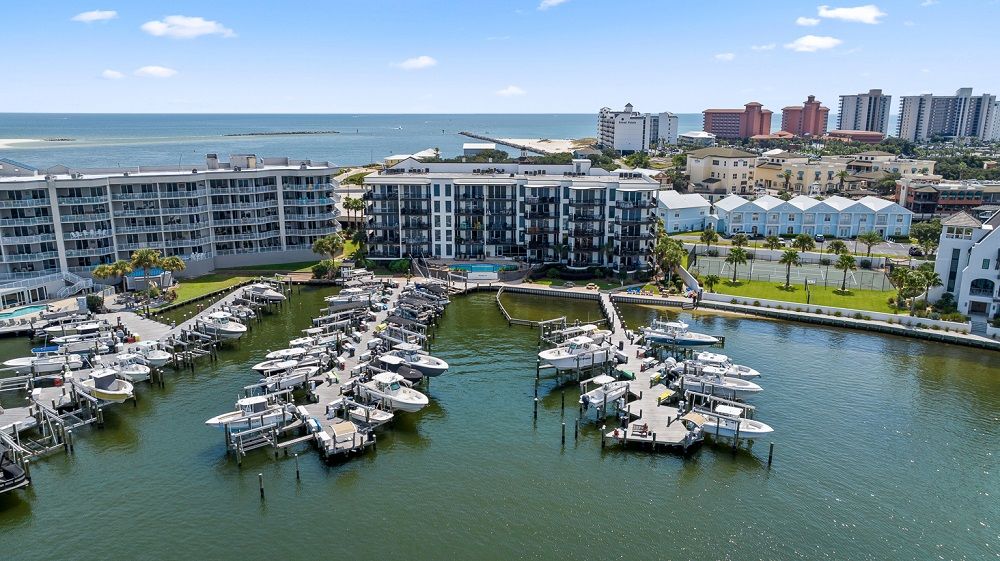 Beautifully Renovated Turnkey Condo