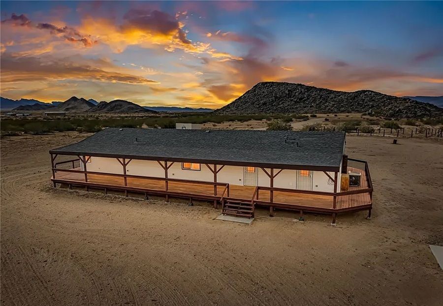 Welcome To This Expansive Off-Grid Ranch