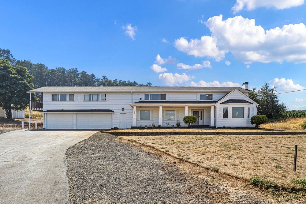 Stunning & Private Setting Home