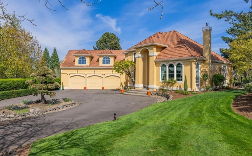 Welcome To Your Dream Home On Arrow Creek Lane