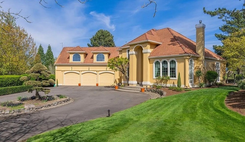 Welcome To Your Dream Home On Arrow Creek Lane