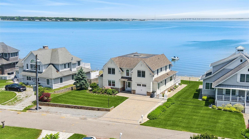 9 Shinnecock Rd