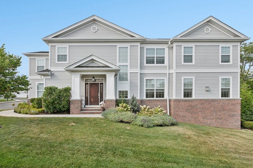 201 Monroe Ct
