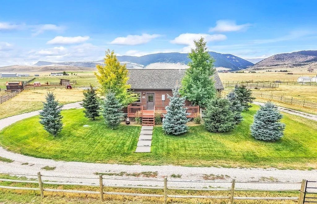 5 Acres With Horse Setup, Mountain Views