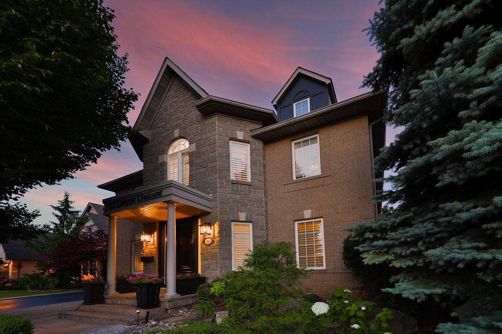 Ideal Oakville Location