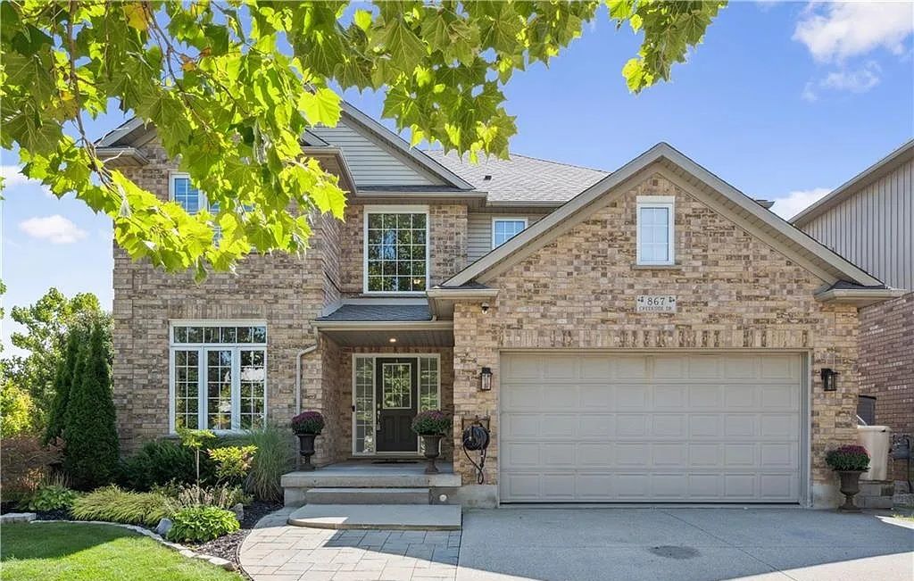 867 Creekside Drive