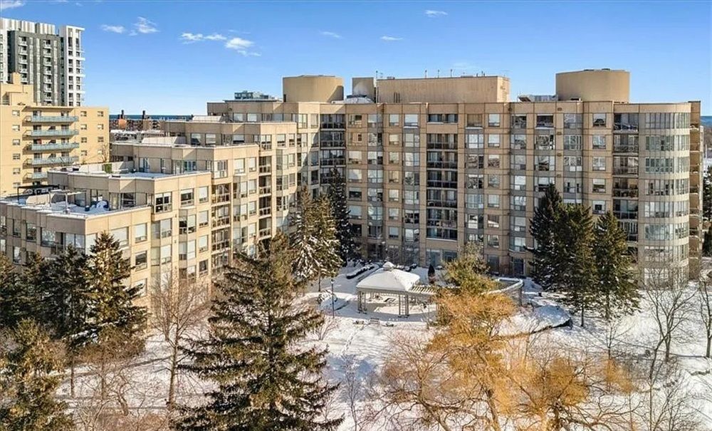 Rare Bronte Harbour Club Gem