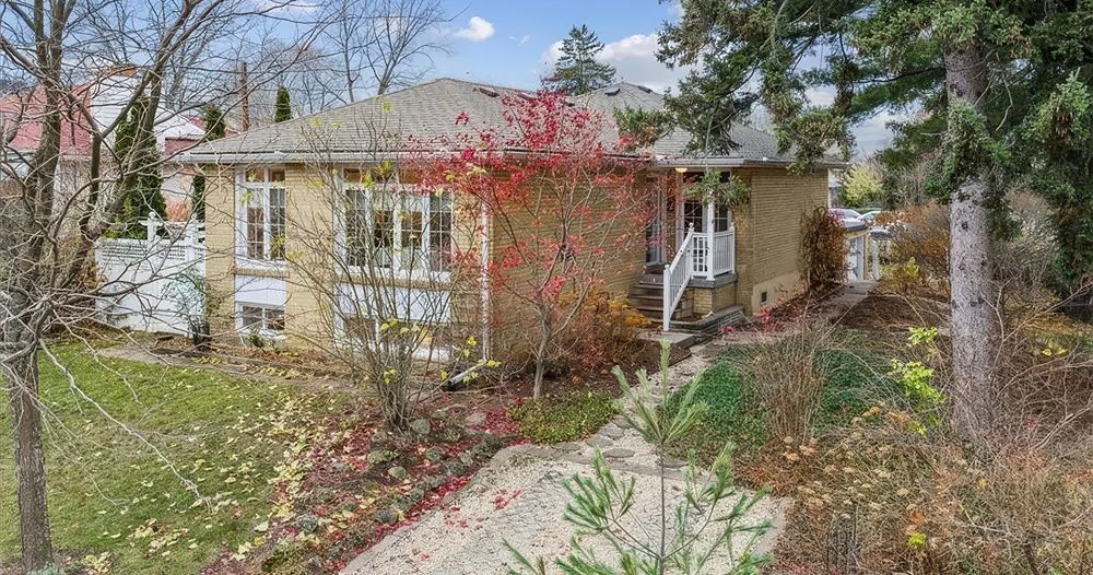Rare Oakville Opportunity With Endless Potential