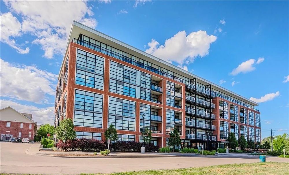15 Prince Albert Boulevard Unit #104