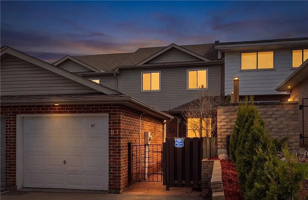 87 Ralgreen Crescent