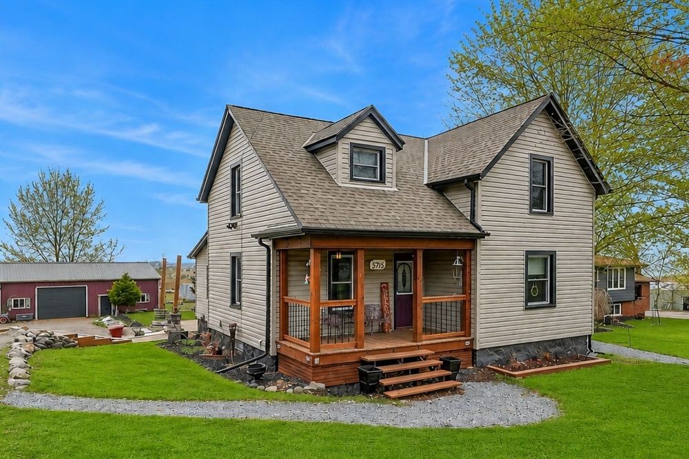 Vineland Farmhouse With Dream Workshop