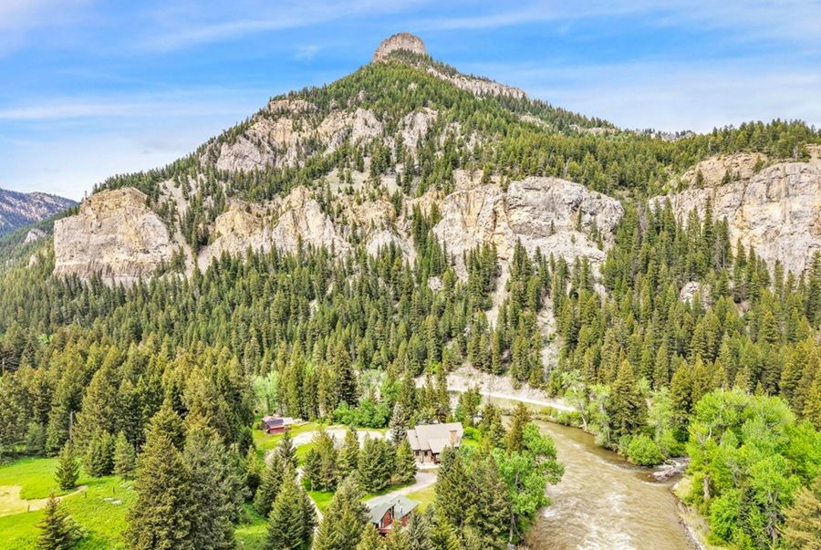 Legendary Gallatin River Retreat