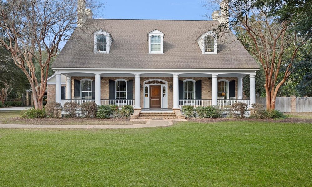 Fabulous Family Estate!