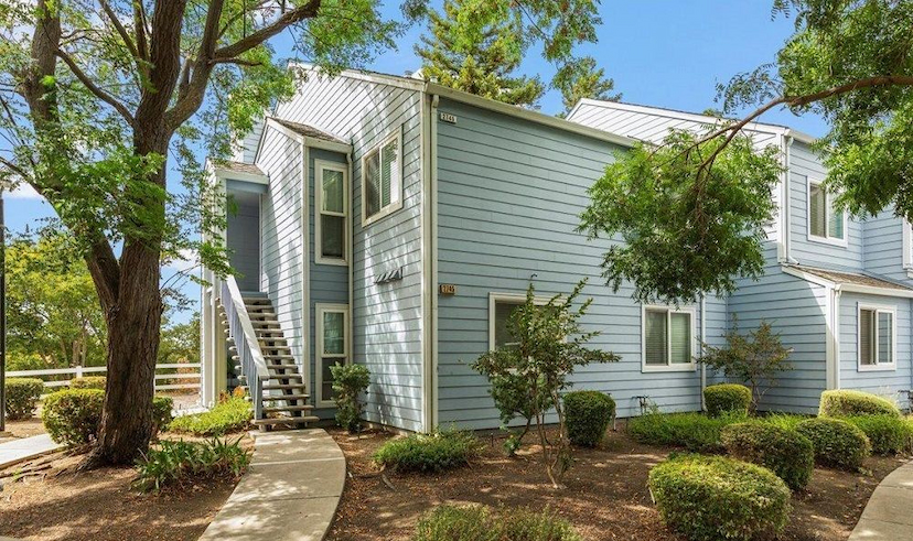 Bright & Spacious 3-bedroom Condo With Stunning Views