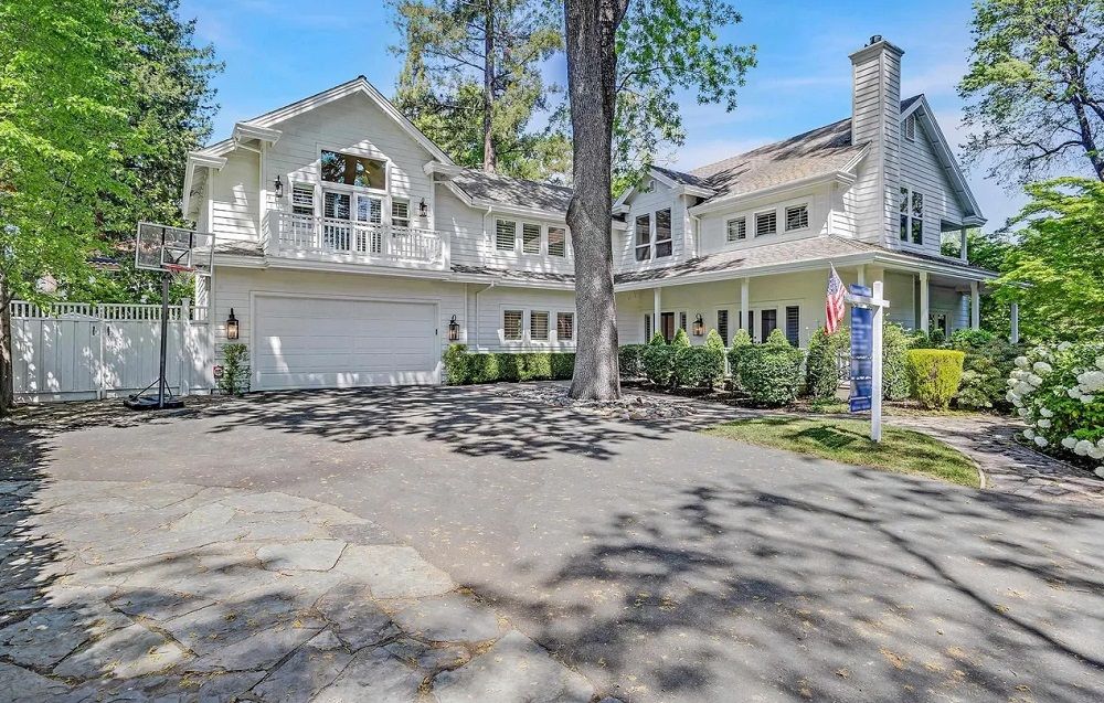 5 Deodar Ln