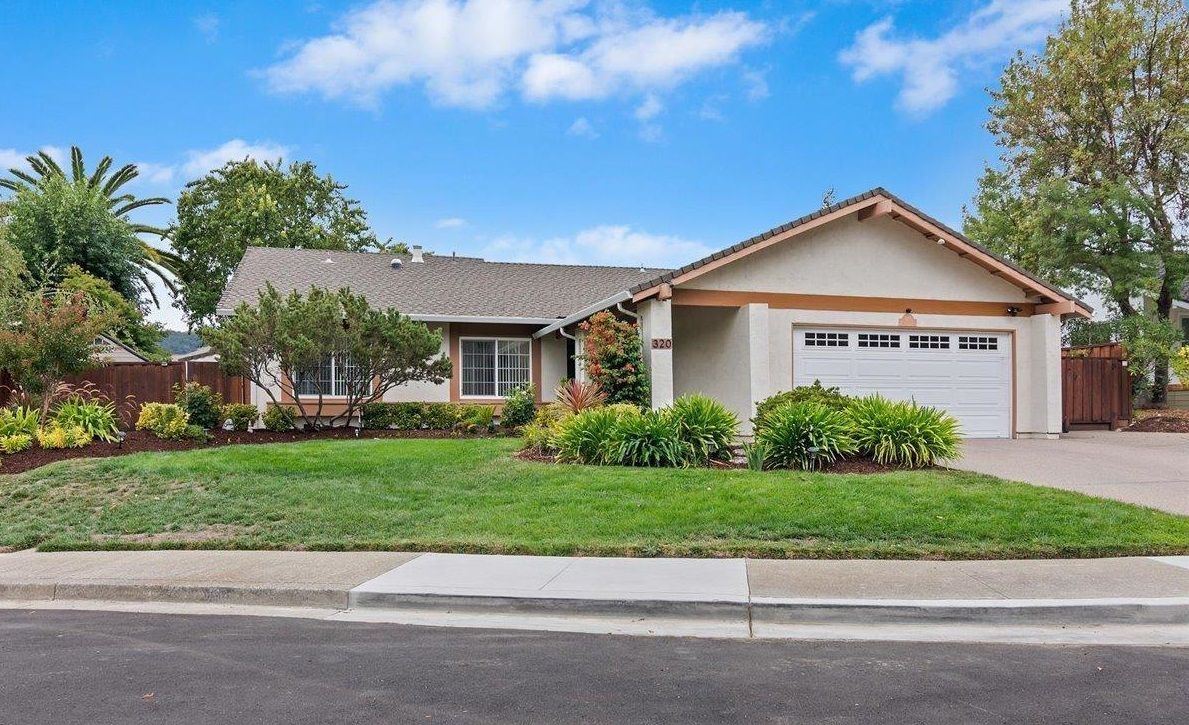 Prime Location With Pool & Views