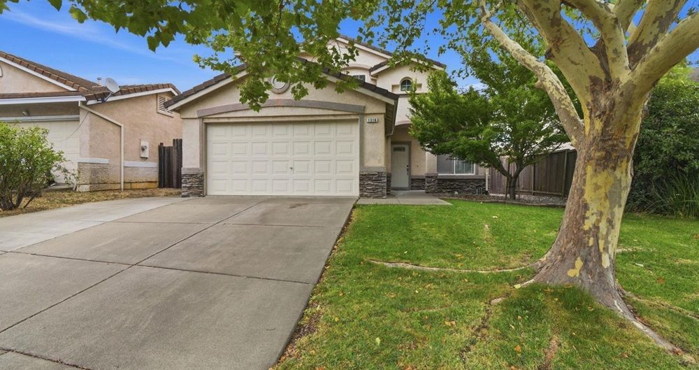 1316 Summer Grove Circle