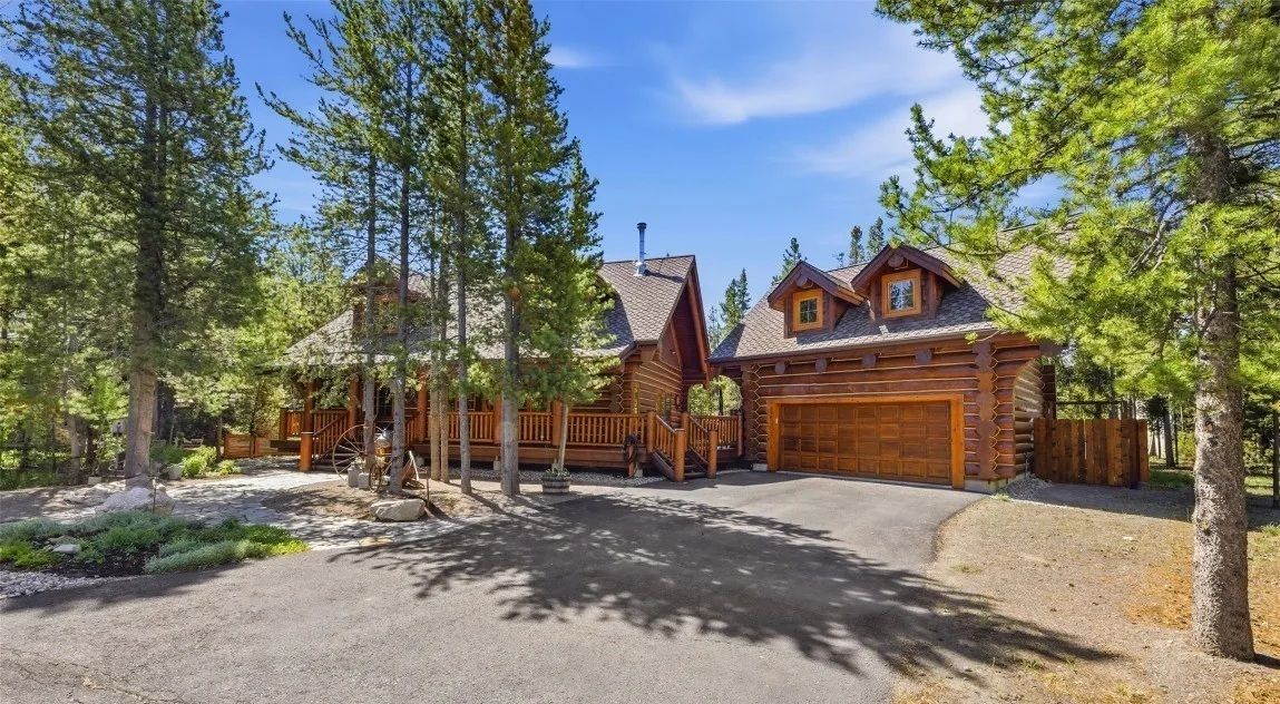 Mountain Charm Near Yellowstone National Park