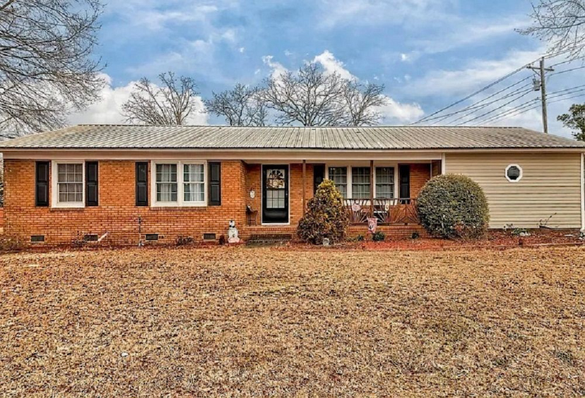 1467 Airport Rd