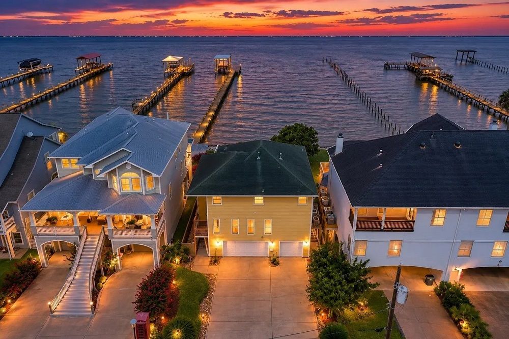 Excellent Waterfront Home