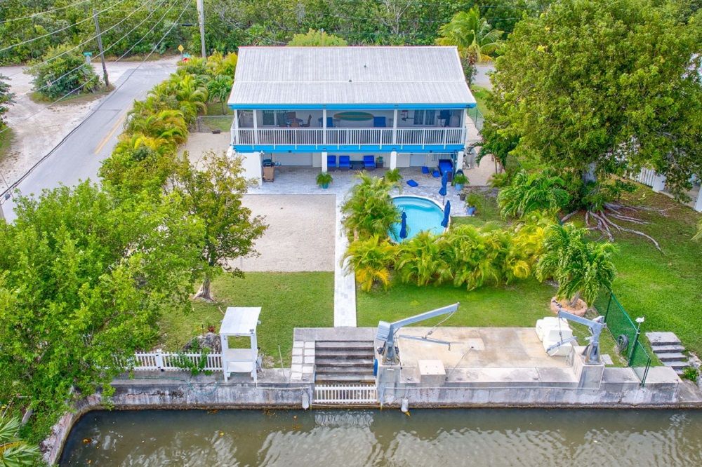 421 Ixora Drive