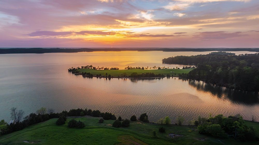 Incredible Lakefront Property