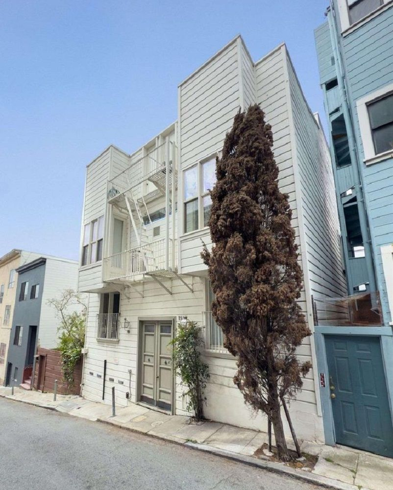 Telegraph Hill 4-Plex With A Spectacular 2 Bedroom 2 Bath Move In Ready Owner Unit Or Pied-A-Terre With Expansive Views, Private Sun Deck, And Garage Parking