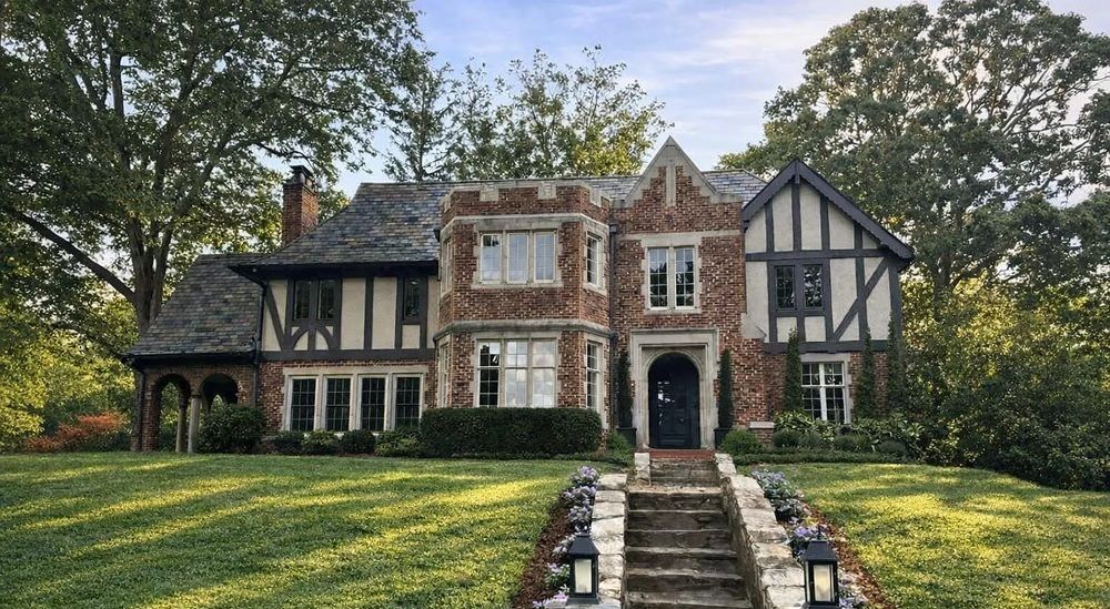 Historic Tudor Manor Near Beaver Lake