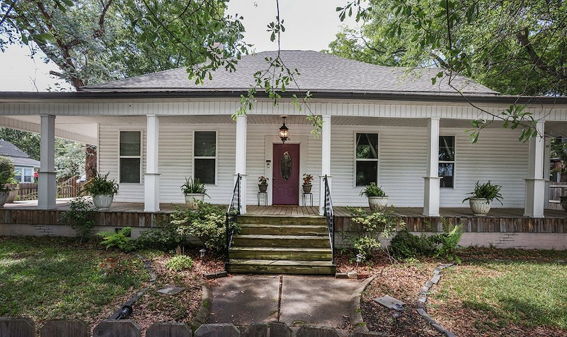 206 Elm St