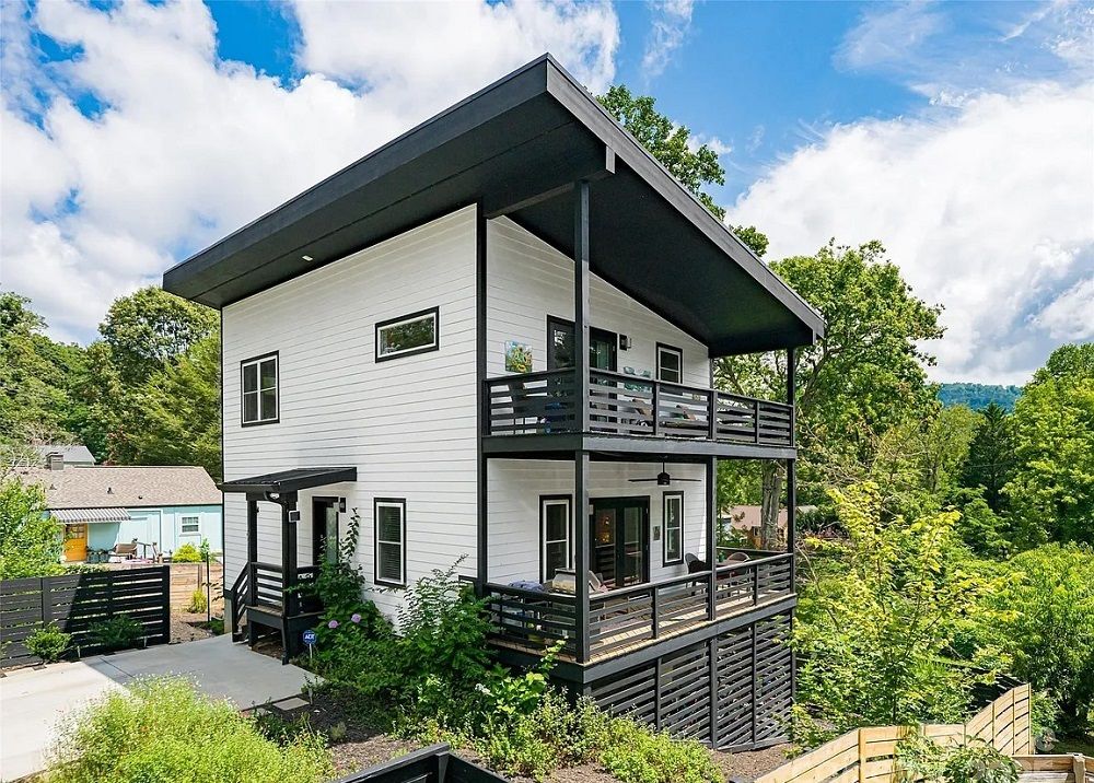 Beautiful & Contemporary Home