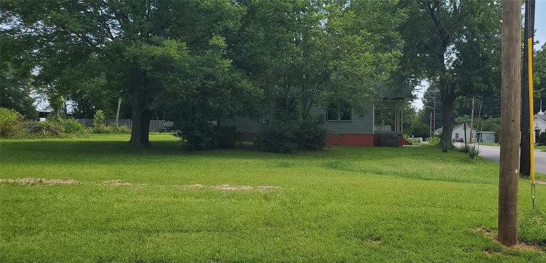 Corner Lot • Iredell County
