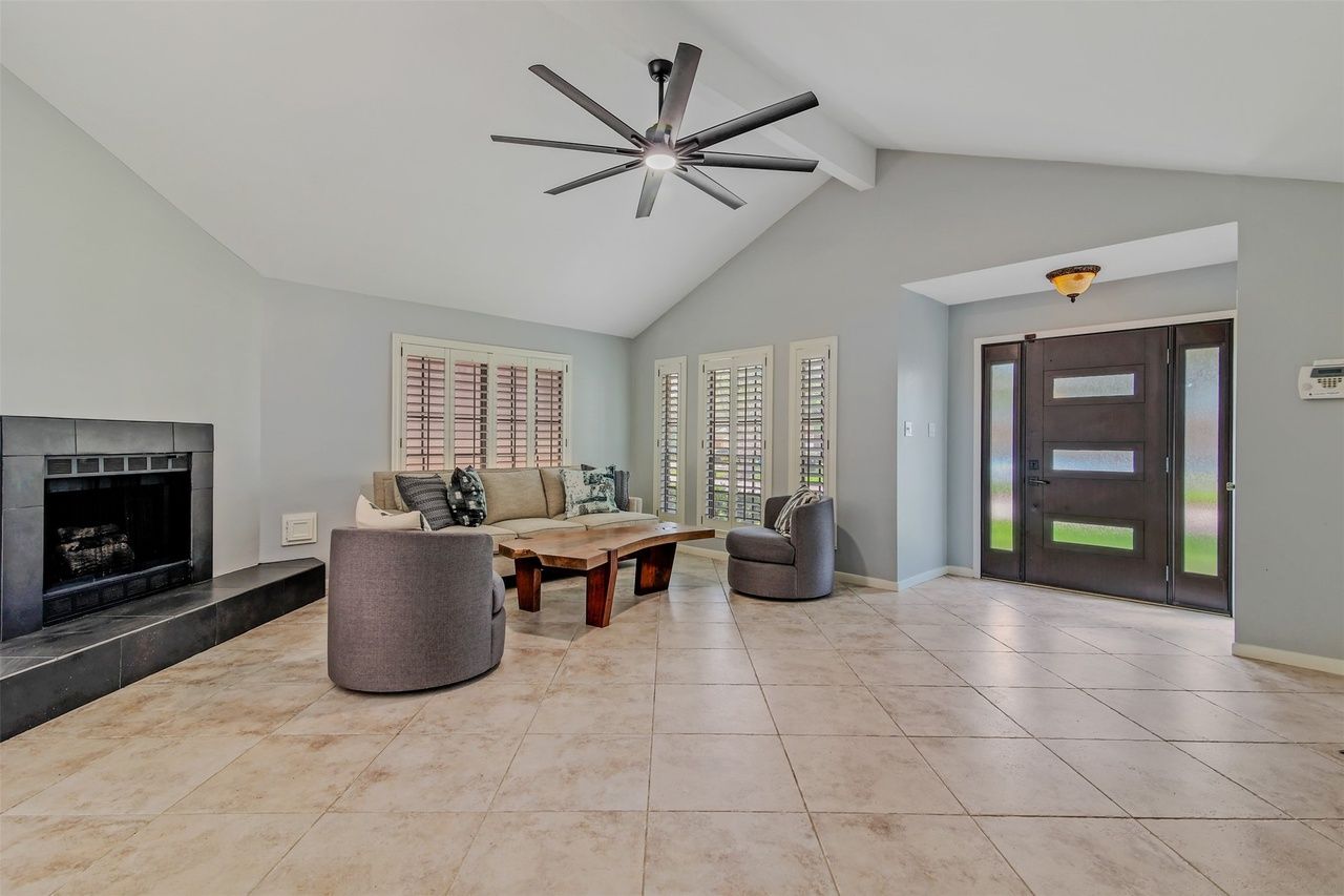 2207 Briarwest Blvd
