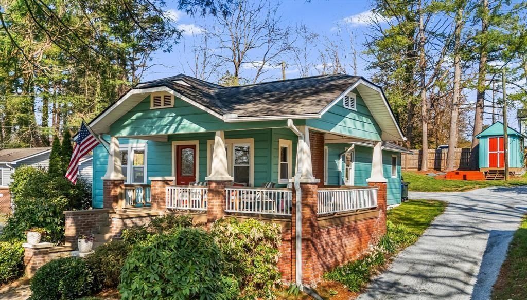1207 Willow Road