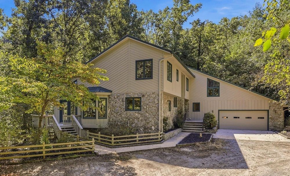 Private 29+ Acre Mountain Retreat