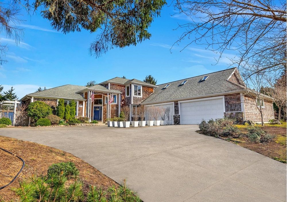 2537 Pine Ridge Dr