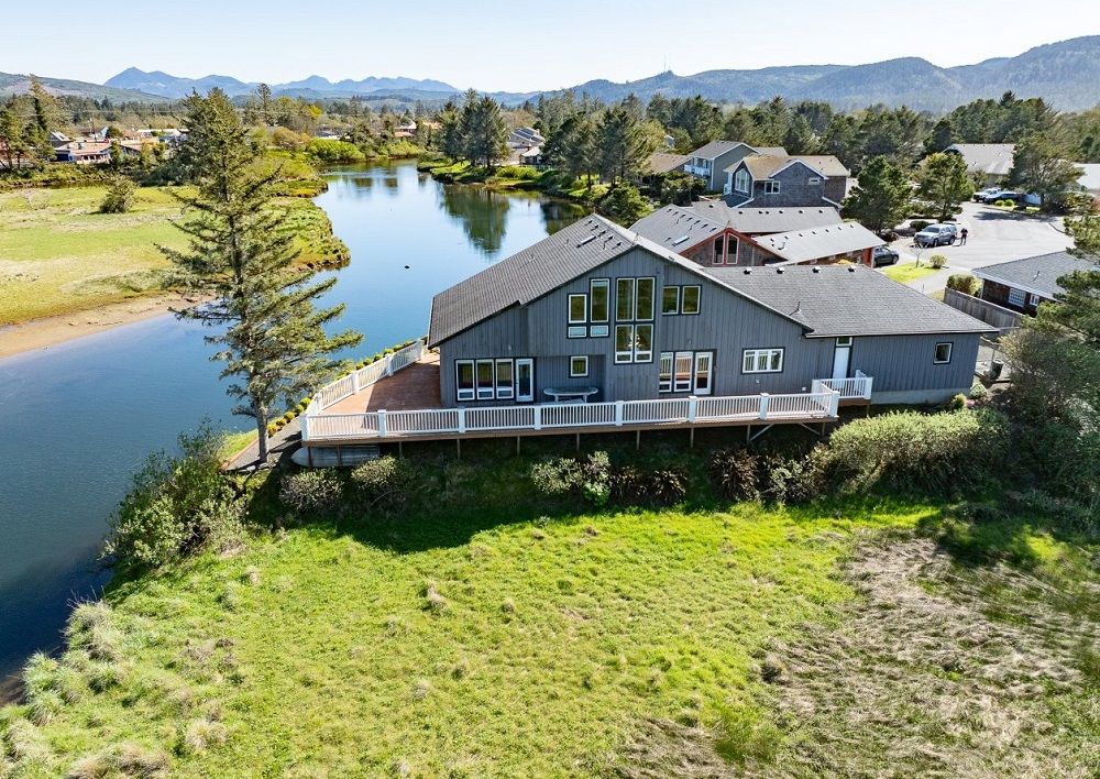 Riverfront Living In Seaside