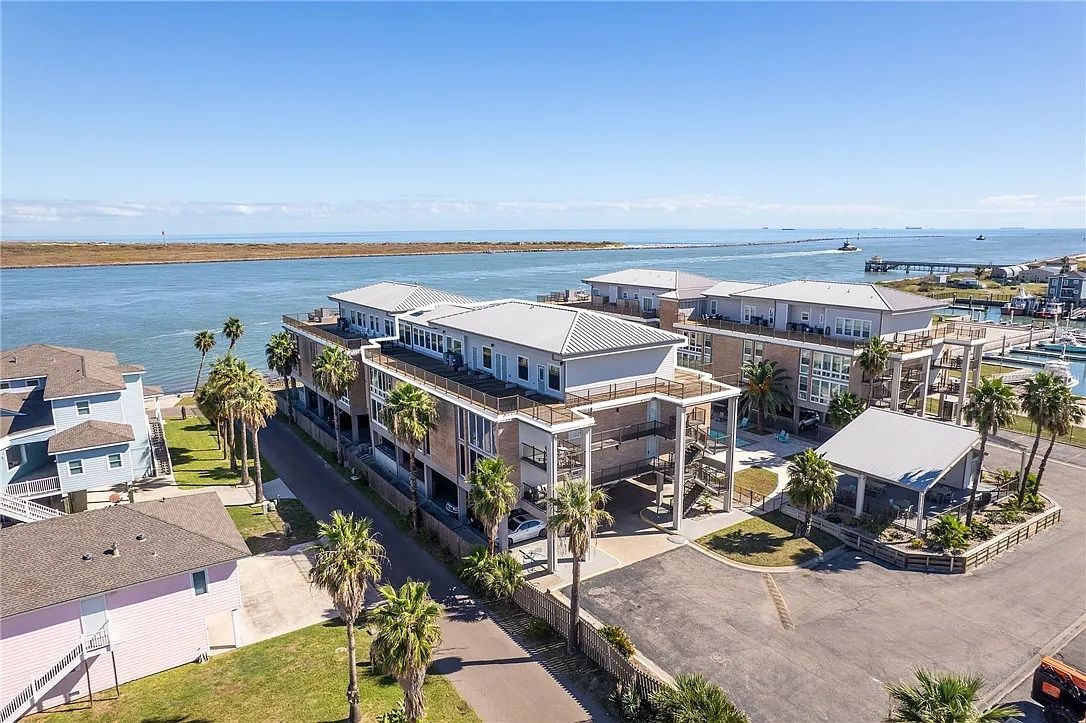 Rare Old Town Penthouse