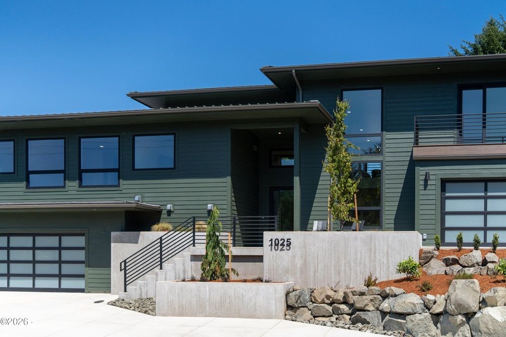 Modern Coastal Residence